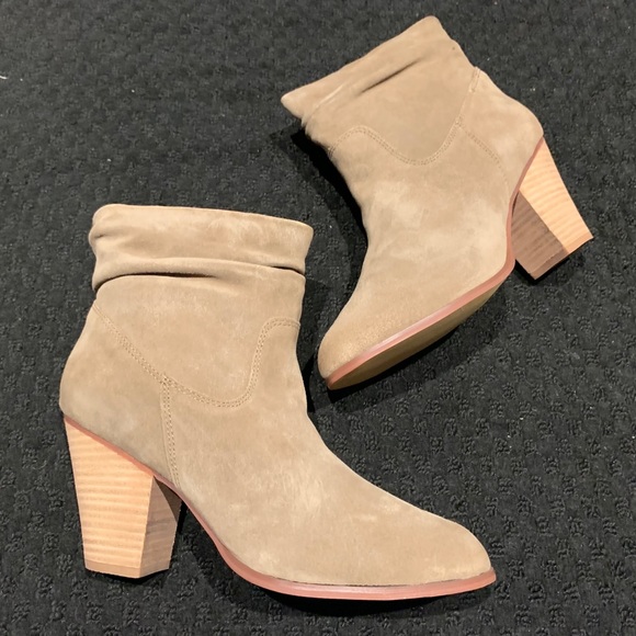 Beautiful Chinese Laundry Booties🎄✨ - Picture 2 of 6